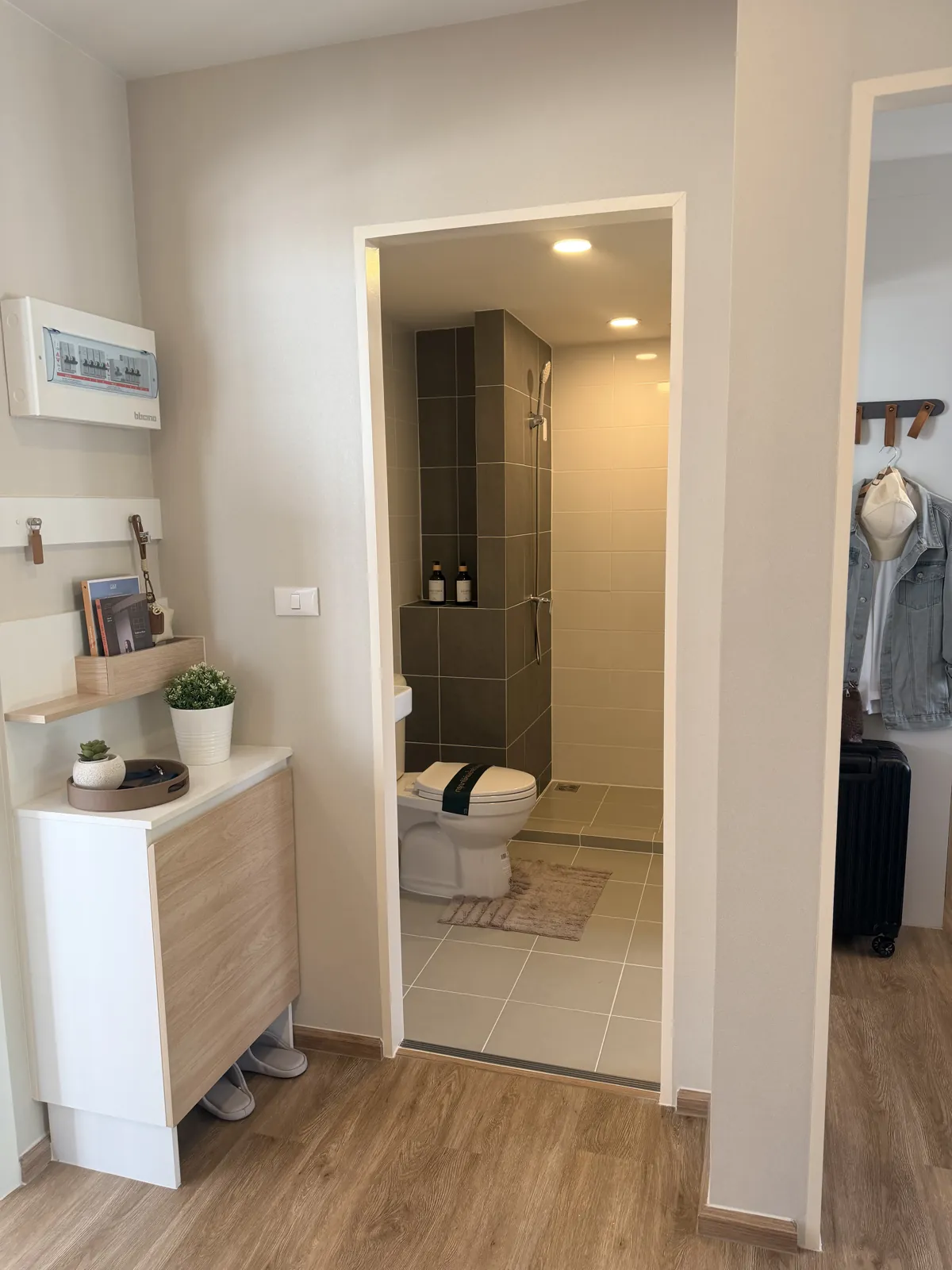 1 Bed Plus show unit