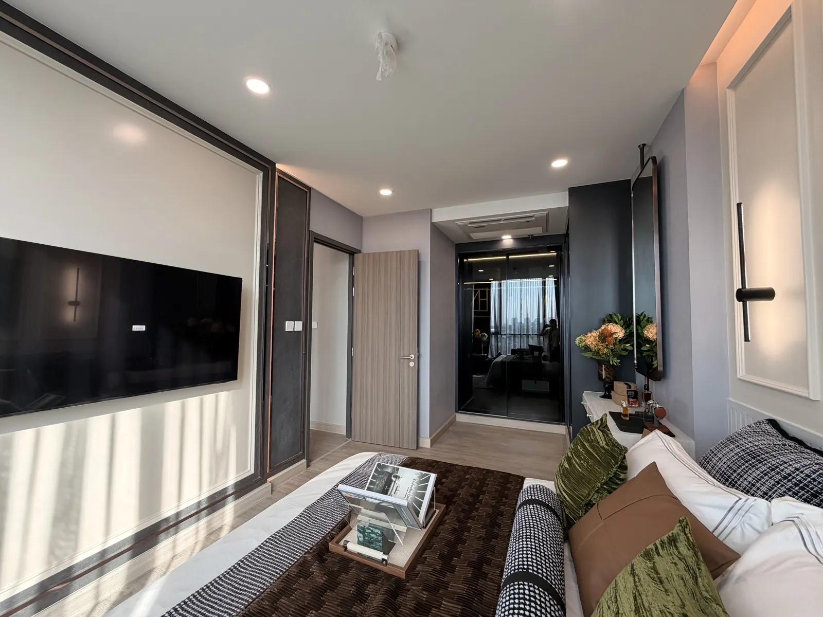 1 Bedroom show unit