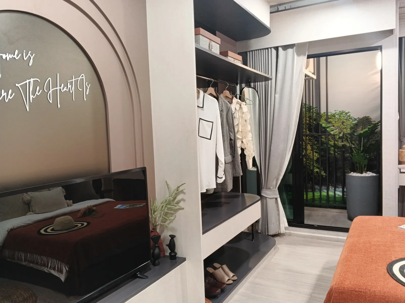 1 Bedroom show unit
